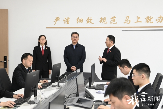 周斌調(diào)研優(yōu)化營商環(huán)境工作